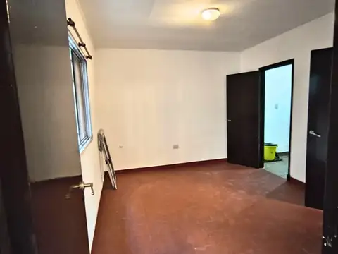 Local con Vivienda y zotano