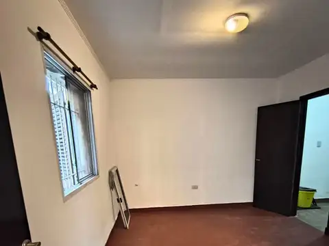 Local con Vivienda y zotano