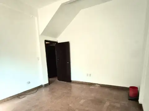 Local con Vivienda y zotano