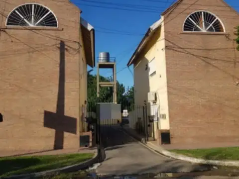 Dúplex en venta de 2 dormitorios c/ cochera en José C. Paz