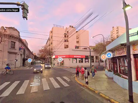 Ocho locales con subsuelo en Balvanera. Moreno esquina Matheu.