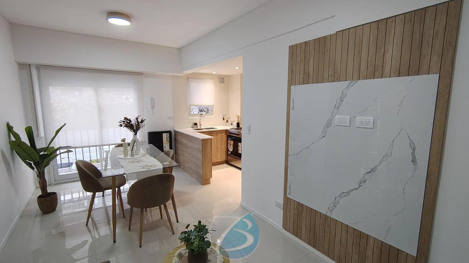 Depto 3 amb, 70m² con balcón — Centro