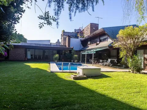 Casa 7 ambientes con 4 baños