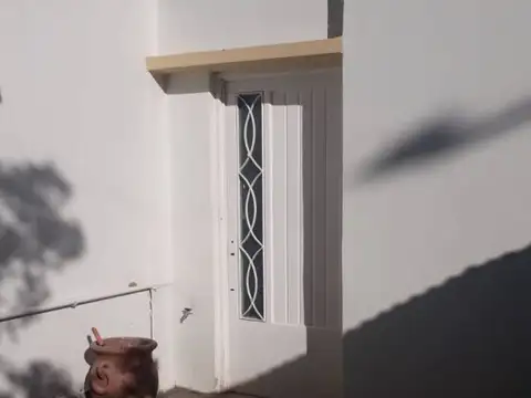 Casa 4 ambientes con 1 baño