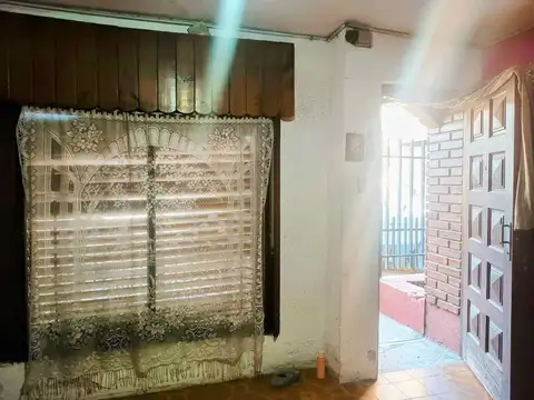 VENTA CASA 4 AMBIENTES BARRIO SARMIENTO TERRAZA