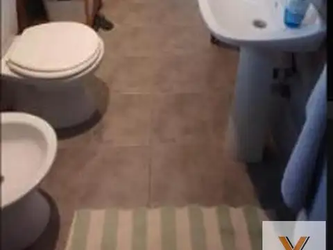 Casa 5 ambientes con 1 baño