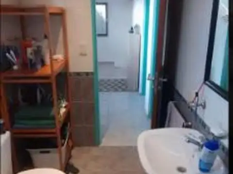 Casa 5 ambientes con 1 baño