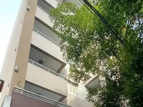 Excelente 2amb CON COCHERA, 60m2  