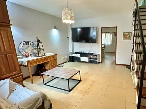 Depto Tipo Casa 4 ambientes con 1 baño