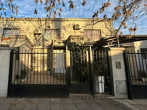 Venta duplex 4 ambientes, cochera y parrila, Apto credito, apto premuta