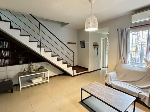 Depto Tipo Casa en Venta con 1 cocheras