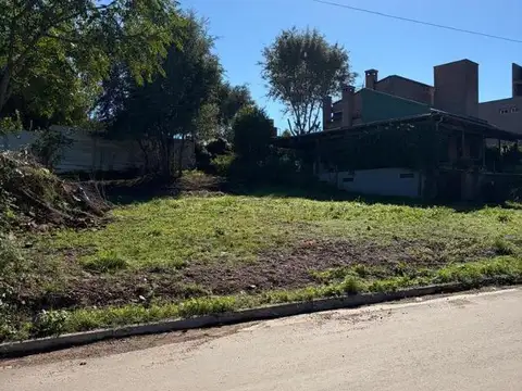 LOTE ESQUINA EN VILLA ALLENDE 720MTS BARRIO CUMBRES
