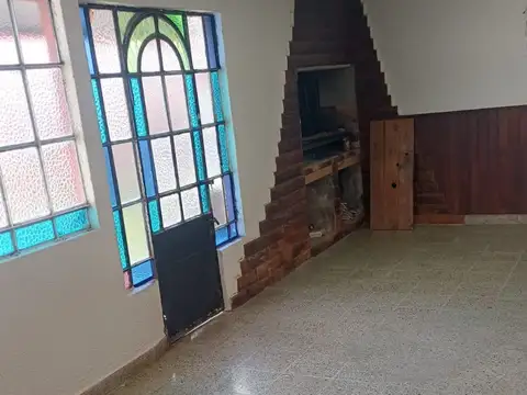 Casa en Alquiler en Los Polvorines, $ 950.000