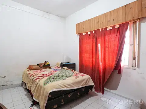 Casa 6 ambientes con 2 baños