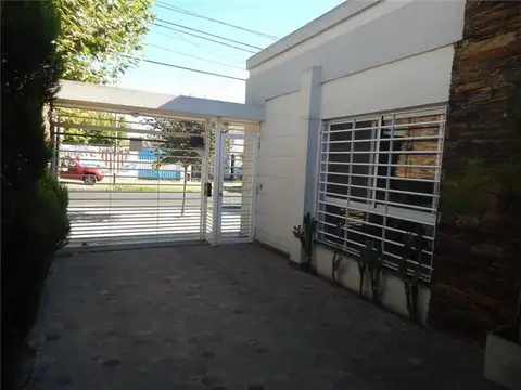 Casa en Venta en Lomas De Zamora, USD 260.000