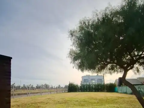 RBS. LOTE EN BARRIO SANTA EMILIA, PILAR DEL ESTE