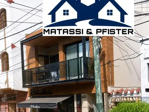 Propiedad con Local comercial y dos departamentos de 1 dor