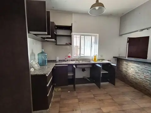 Casa céntrica en Venta Colon al 1000