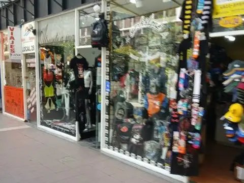 HERMOSO LOCAL 3 PLANTAS 67MTS 2  EN EL CORAZON ONCE  GALERIA IMPERIAL  35 MTS AV CORRIENTES