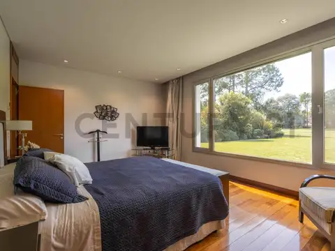 Casa en Venta en Villa Rosa, USD 1.800.000