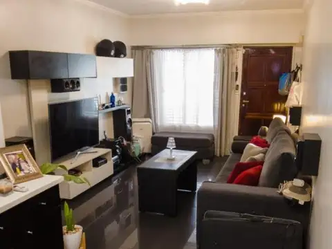 Triplex de tres ambientes en venta en Moron Apto Credito