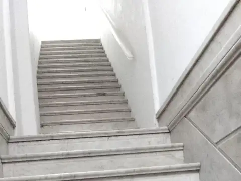 PH en alquiler en Flores PRIMER PISO POR ESCALERA UNICAMENTE GENTE JOVEN EXC UBICACION BONORINO Y ALBERDI CON AIRE ACONDICIONADO SIN EXPENSAS LINDO PLACARD HABITACION GRANDE BALCON CHICO COCINA MUY LINDA