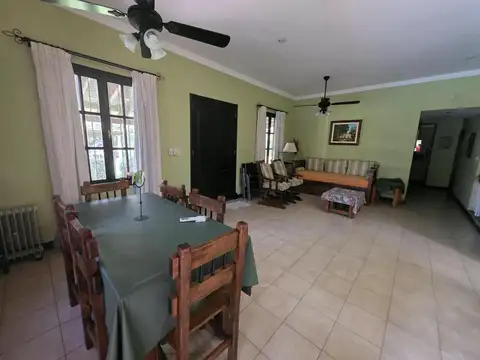 Quinta en Venta con 2 cocheras