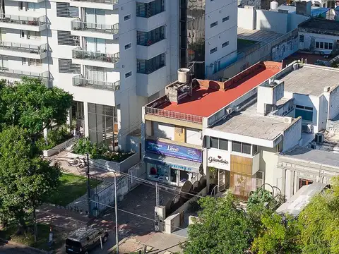 Local en venta barrio alberdi amplio con vivienda arriba 2 dormitorios parrilla alto transito
