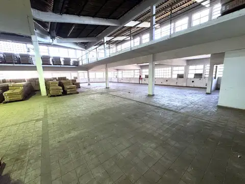 Alquiler Depósito Galpón Nave Industrial en Villa Riachuelo
