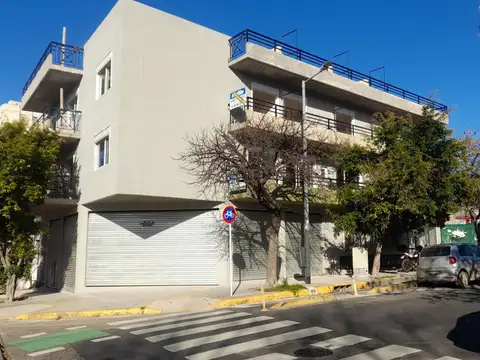 Local esquina a Estrenar 2baños cocina 5 vidrieras min expensas