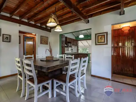 Casa 5 ambientes con 2 baños