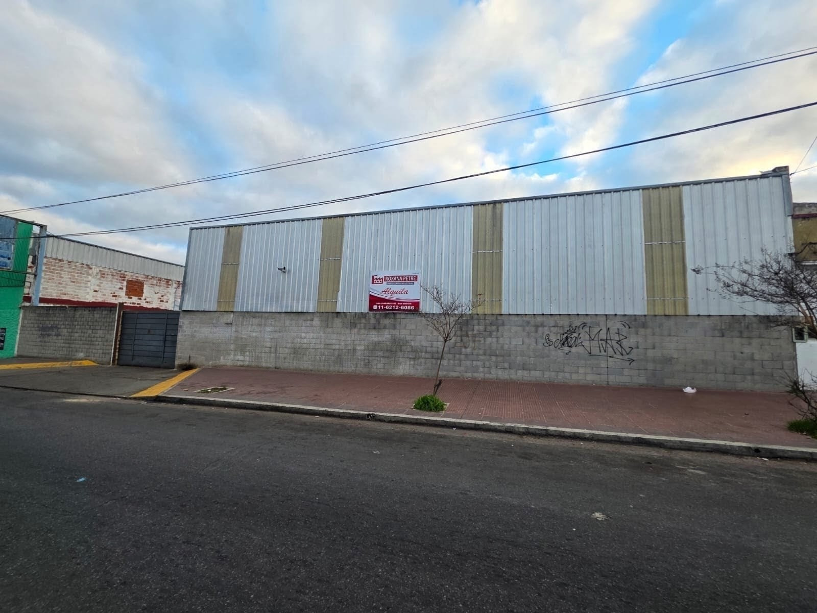 Importante Propiedad de 800 mtrs.2 cubiertos y 700 de playa