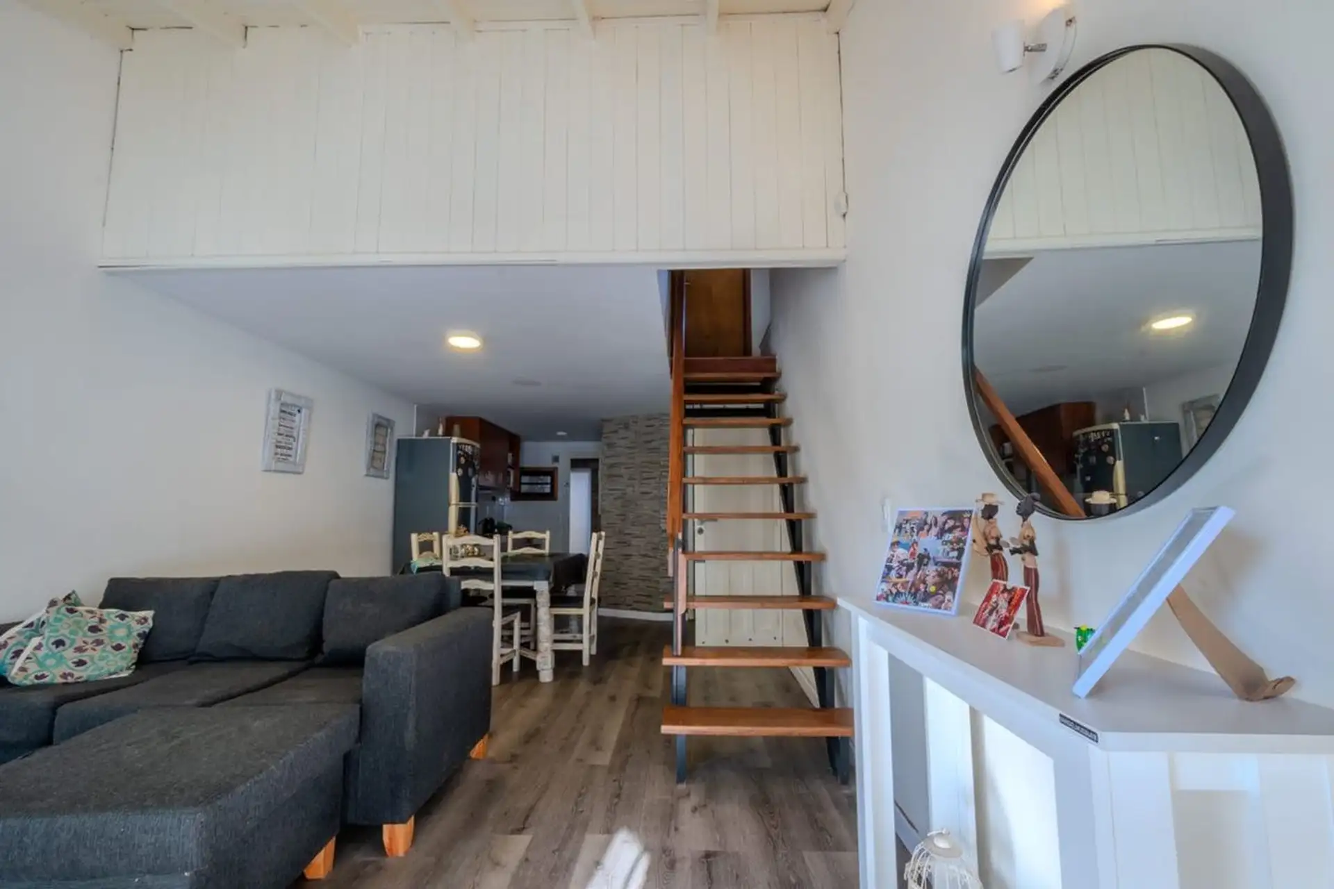 DUPLEX 5 AMBIENTES CON PILETA CLIMATIZADA Y PATIO