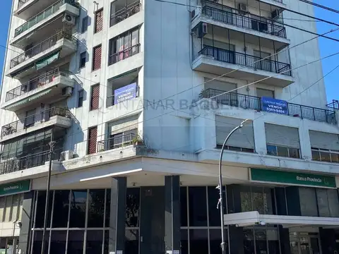 Esquiu 900, Piso 2