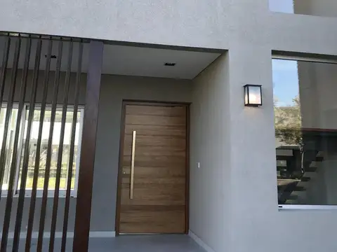 Casa en Alquiler de 3 dormitorios
