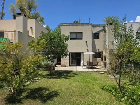 Casa en Venta con 5 cocheras