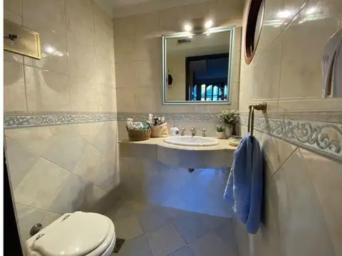 Castelar Norte a 100m de Sarmiento Impecable chalet