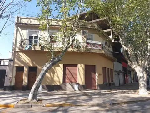 Local en Esquina a Reaccionar - 188m2 totales