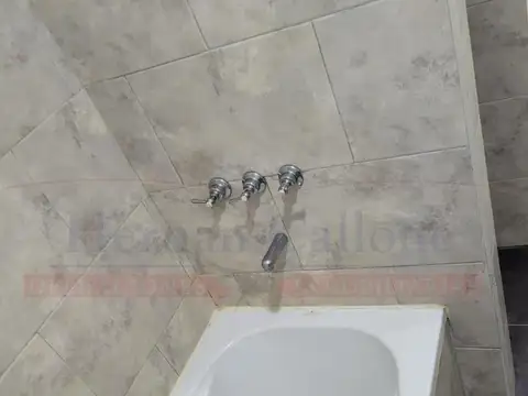 EXCELENTE DEPARTAMENTO 2 AMBIENTES CON COCHERA EN MORÓN