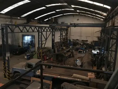 Gran Galpon + Complejo de Oficinas - Lanus Oeste
