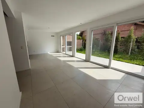 Roma al 1300 Beccar, San Isidro