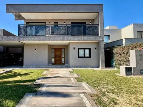 Casa en venta Pinar del Sol I, Maipú con pileta 