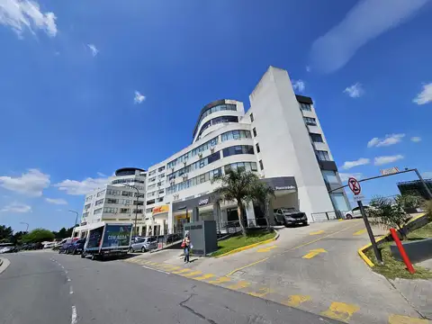 Oficina  en alquiler en Nordelta . Equipada!