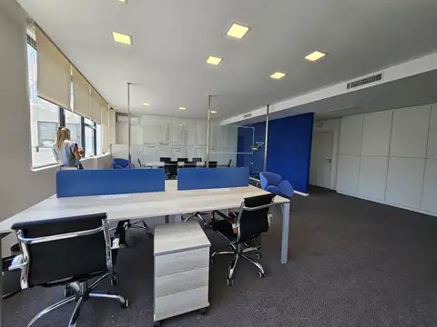 Oficina en Alquiler con 1 cochera
