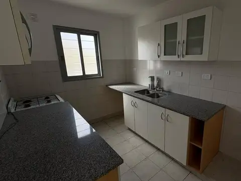 Departamento 6 ambientes con 2 baños