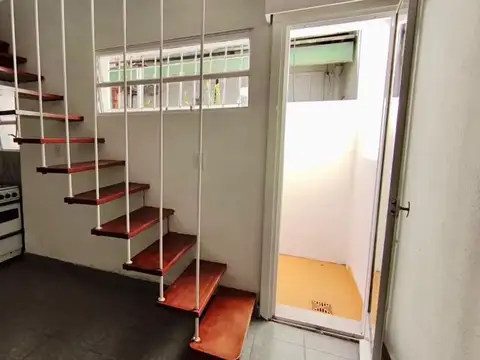 Depto Tipo Casa 2 ambientes con 1 baño
