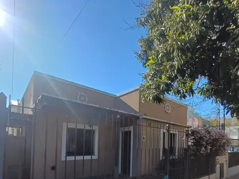 Excelente casa en Martinez  - Zona Unicenter