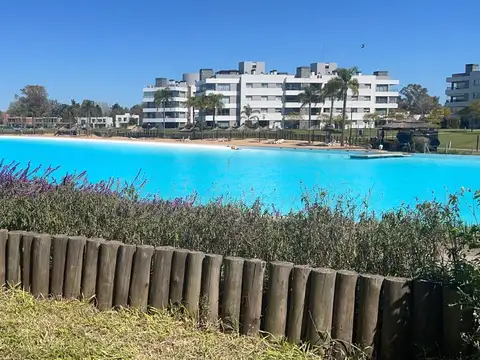 Lagoon Pilar