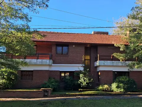 CASA 5 AMBIENTES PINOS DE ANCHORENA ZONA OMBU