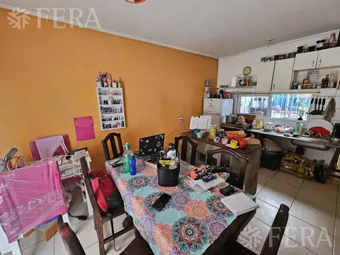 Venta ph 3 ambientes con patio en  Wilde